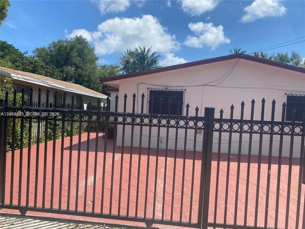 7715 NW 2nd Ct, Miami, FL 33150