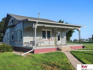 1021 Thayer Avenue, Chester, NE 68327