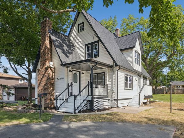 111 Oak Street , New Lenox, IL 60451