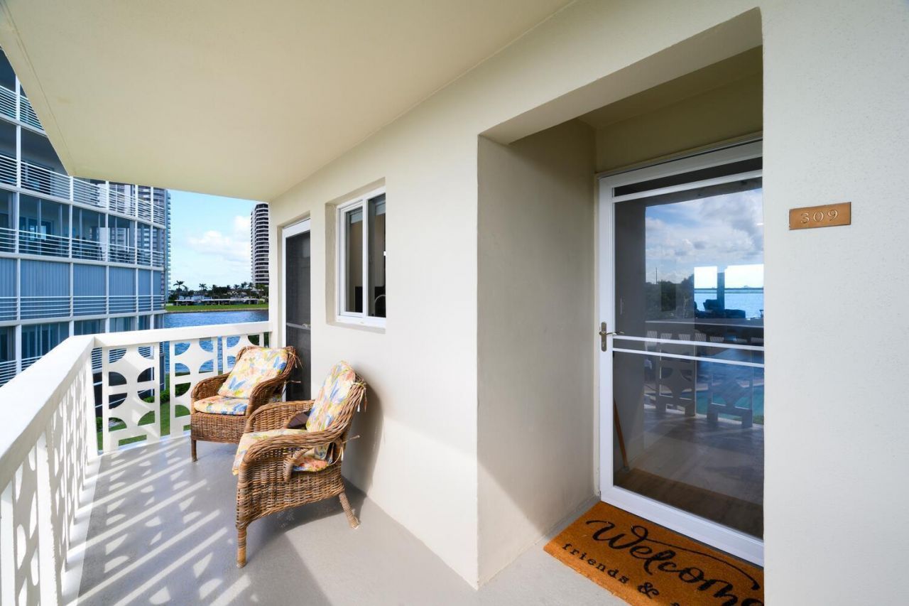 52 Yacht Club Drive, Unit 309, North Palm Beach, FL 33408 Photo