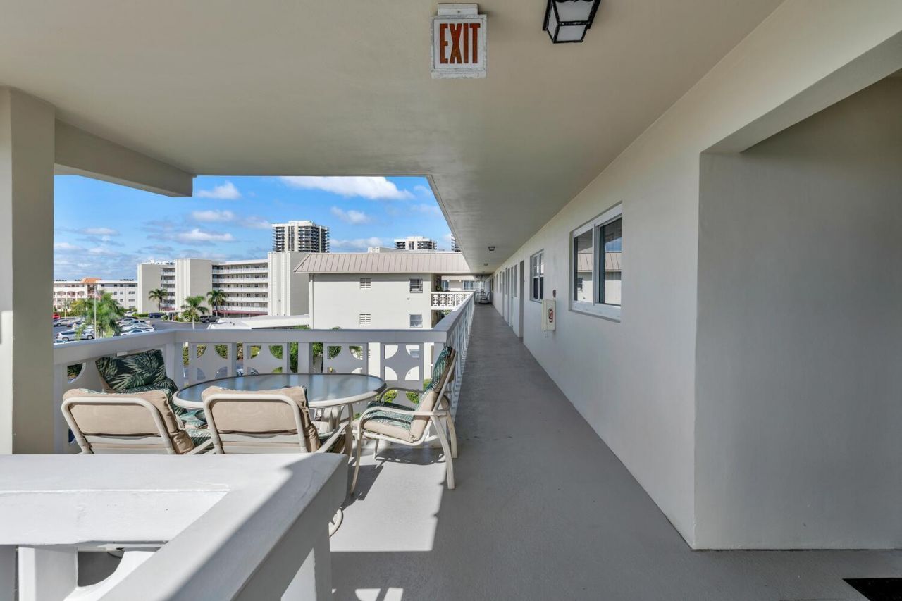52 Yacht Club Drive, Unit 309, North Palm Beach, FL 33408 Photo