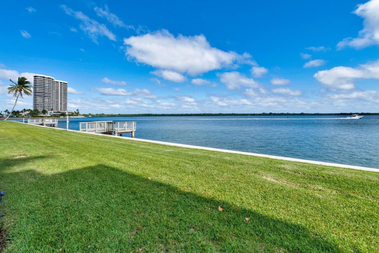52 Yacht Club Drive, Unit 309, North Palm Beach, FL 33408 Photo