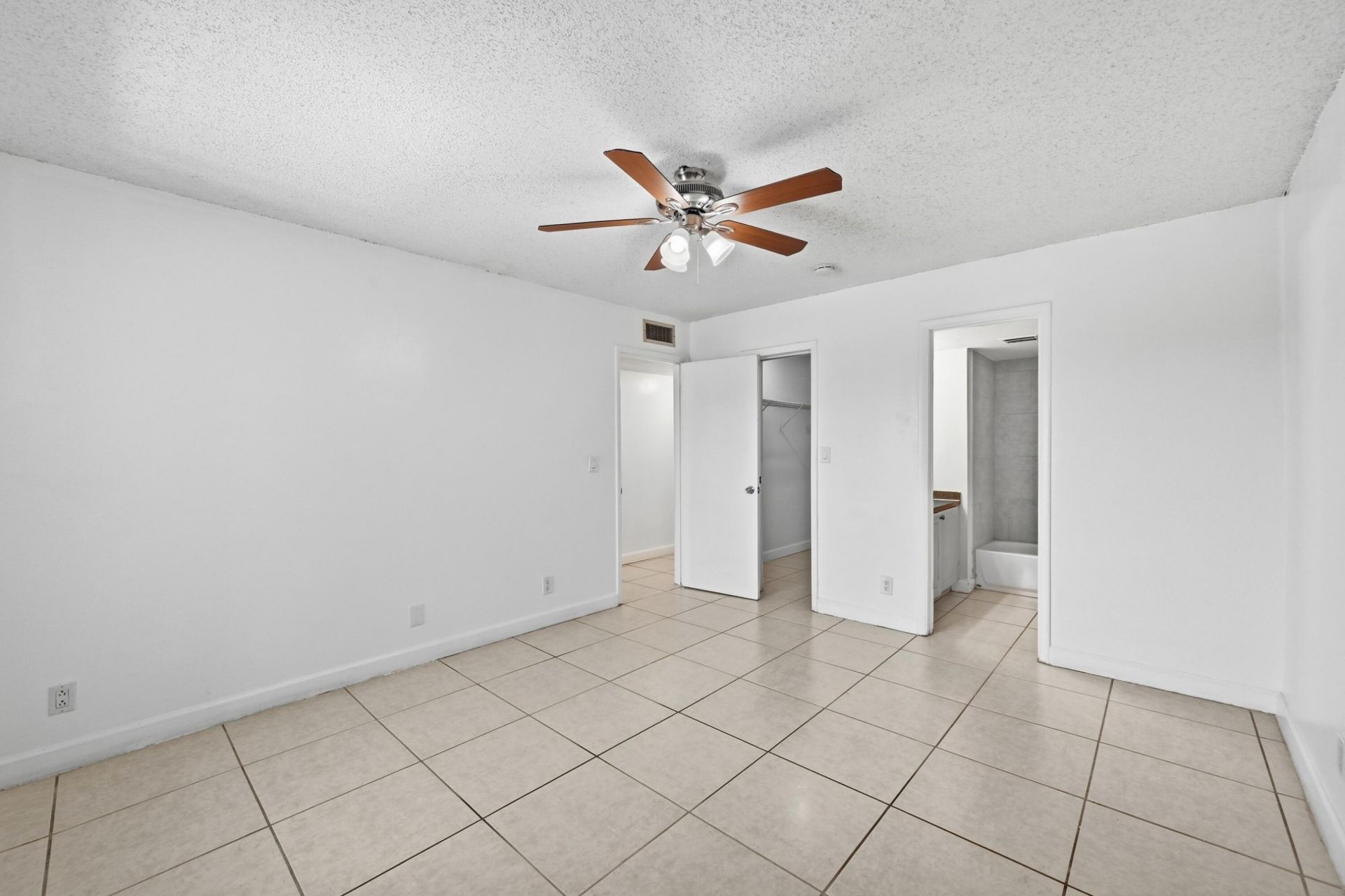 505 S Pine Island Road, Unit B310, Plantation, FL 33324 Photo