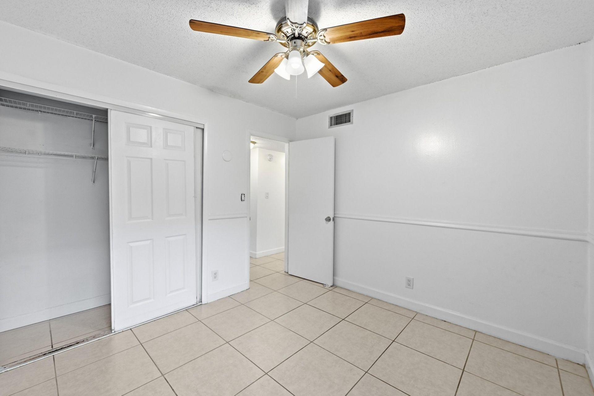 505 S Pine Island Road, Unit B310, Plantation, FL 33324 Photo