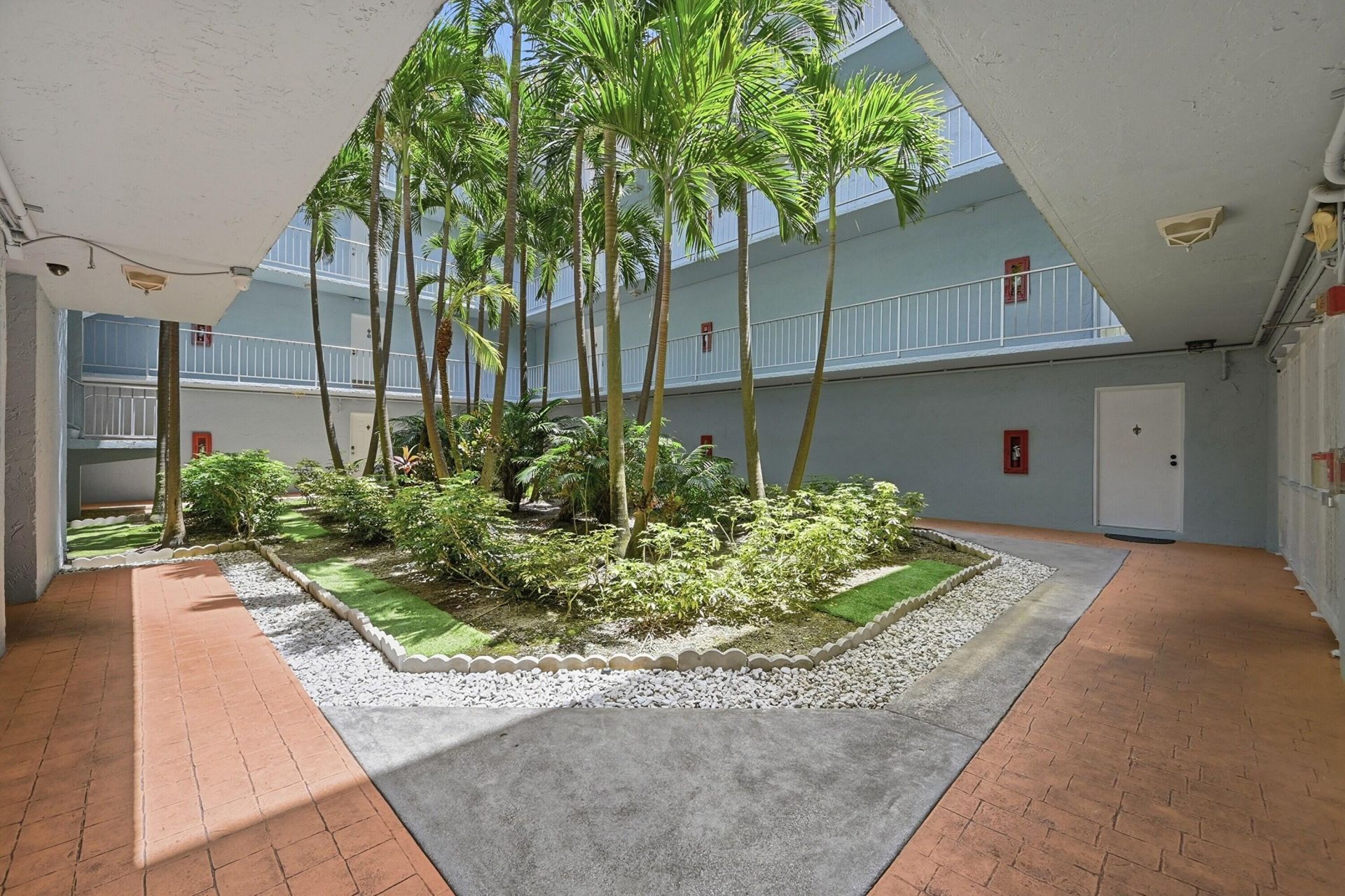 505 S Pine Island Road, Unit B310, Plantation, FL 33324 Photo