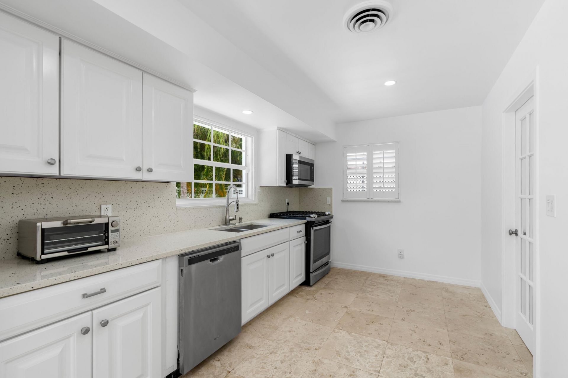 233 Maryland Drive, Lake Worth Beach, FL 33460 Photo