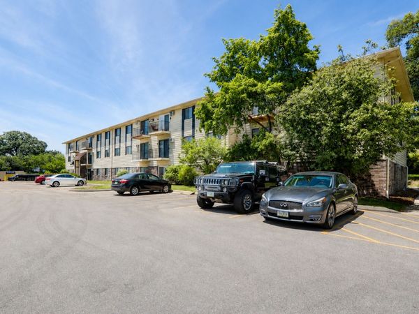 1831 Fuller Road, Unit 9, West Des Moines, IA 50265