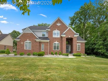 27363 Oxford Drive, Southfield, MI 48033
