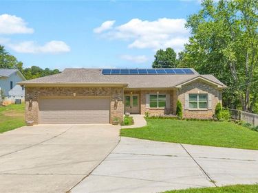 5988 Shadburn Ferry Road, Buford, GA 30519