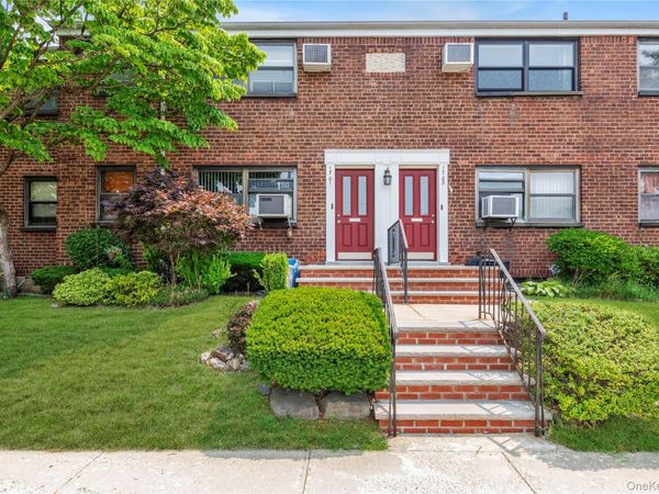 17-01 Utopia Parkway , Unit 1, Whitestone, NY 11357
