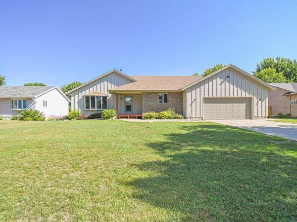 104 E 9th St, Crooks, SD 57020