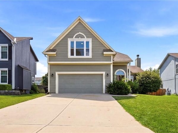 14866 S Summit Street, Olathe, KS 66062