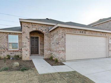 4509 Greenham Lane, Fort Worth, TX 76036