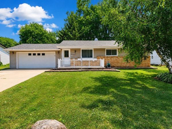 2804 Sherwood Drive, Janesville, WI 53545