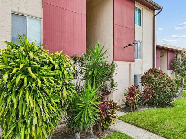 3841 S LAKE DRIVE , Unit 197, TAMPA, FL 33614