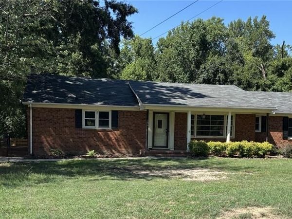 154 Mayclare Road , Thomasville, NC 27360