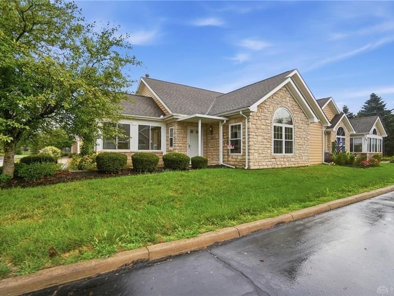 2690 Prestwick Village Circle, Springfield, OH 45503 Photo 1