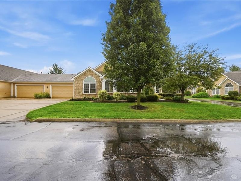 2690 Prestwick Village Circle, Springfield, OH 45503 Photo 2