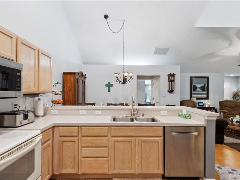 2690 Prestwick Village Circle, Springfield, OH 45503 Photo 25