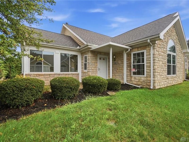 2690 Prestwick Village Circle, Springfield, OH 45503 Photo 6