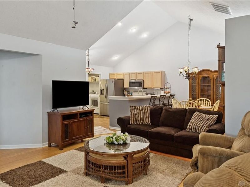 2690 Prestwick Village Circle, Springfield, OH 45503 Photo 9