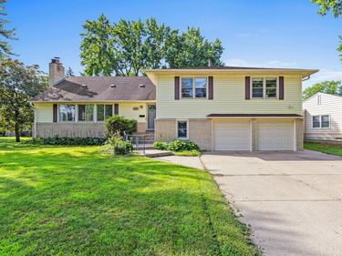 6901 Hillcrest Lane , Edina, MN 55435