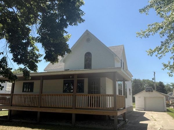  711 4th St, Alexandria, SD 57311
