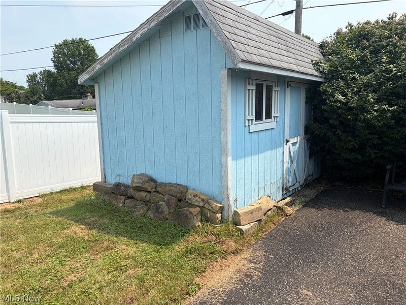 404 Jackson Avenue NE, Brewster, OH 44613 Photo 13