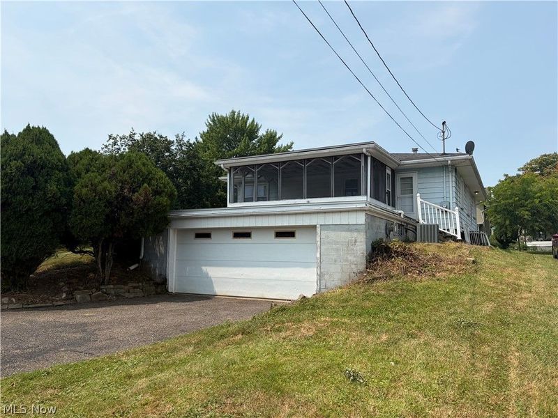 404 Jackson Avenue NE, Brewster, OH 44613 Photo 2