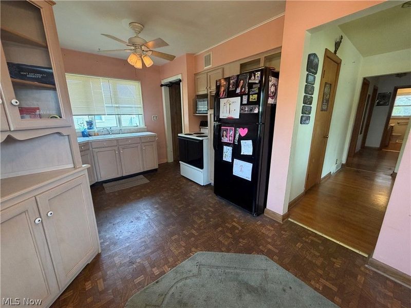 404 Jackson Avenue NE, Brewster, OH 44613 Photo 4