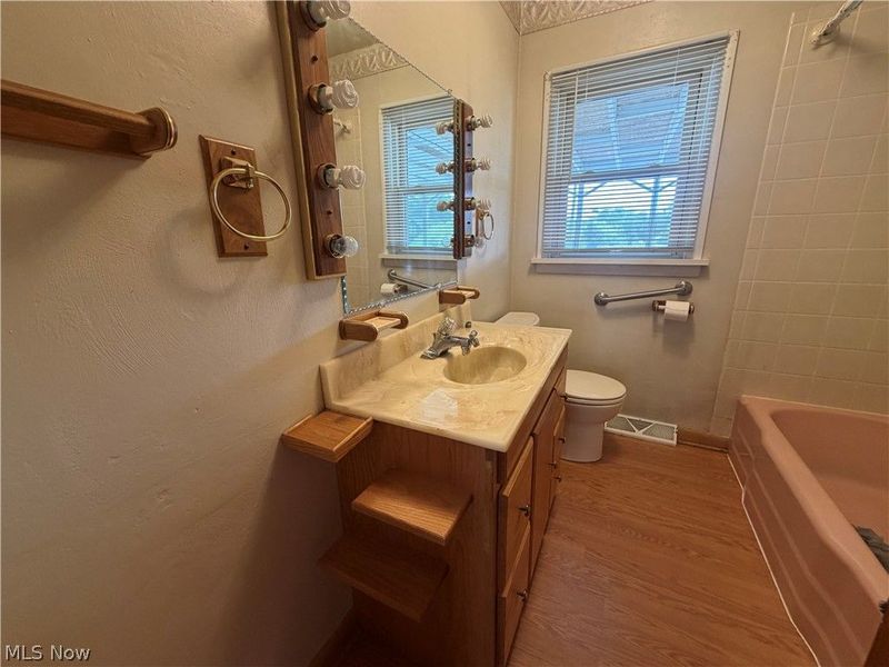 404 Jackson Avenue NE, Brewster, OH 44613 Photo 8