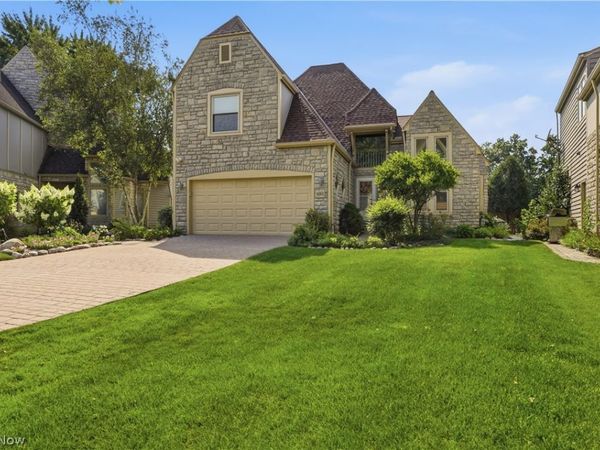 4262 Vilamoura Drive, Avon, OH 44011