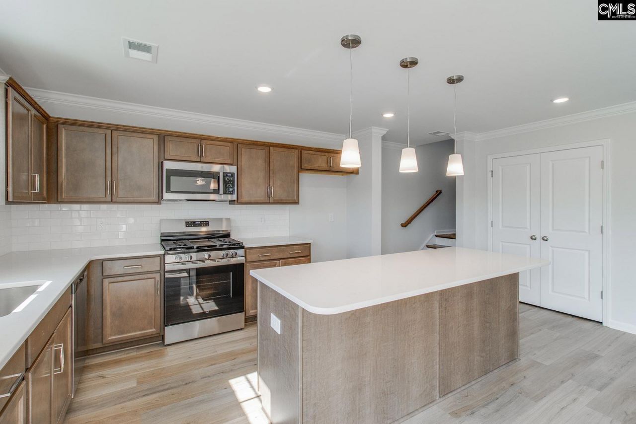 6000 Edgemont Court Photo 5
