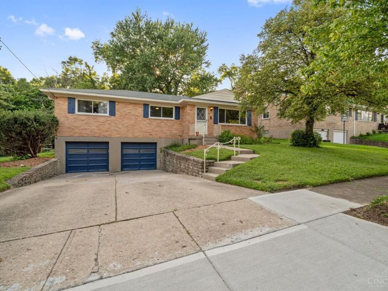 2855 Almester Drive, Cincinnati, OH 45211 Photo 2