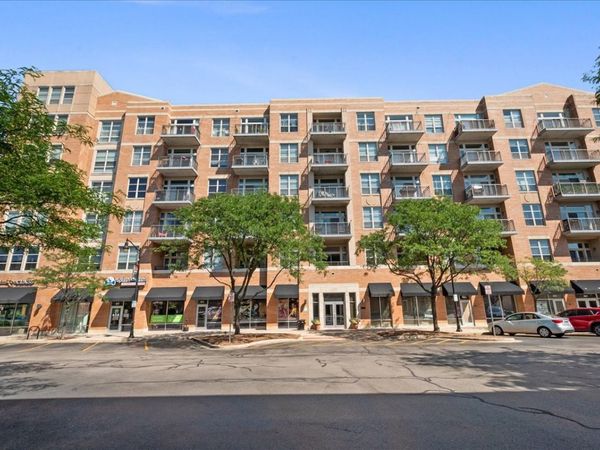 647 METROPOLITAN Way , Unit 503, Des Plaines, IL 60016