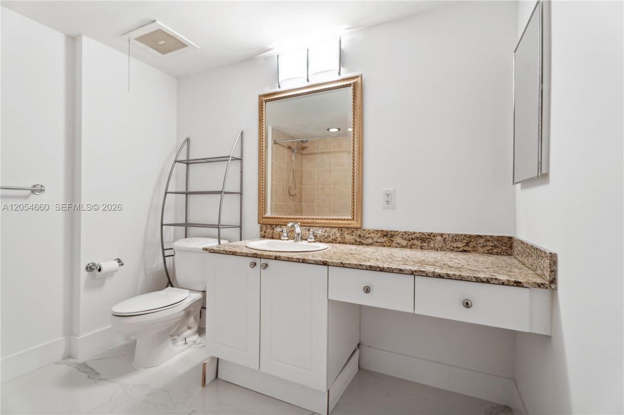 19501 W Country Club Dr , Unit 2506, Aventura, FL 33180 Photo