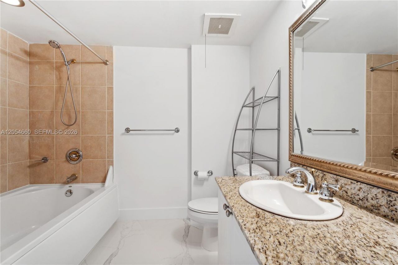 19501 W Country Club Dr , Unit 2506, Aventura, FL 33180 Photo
