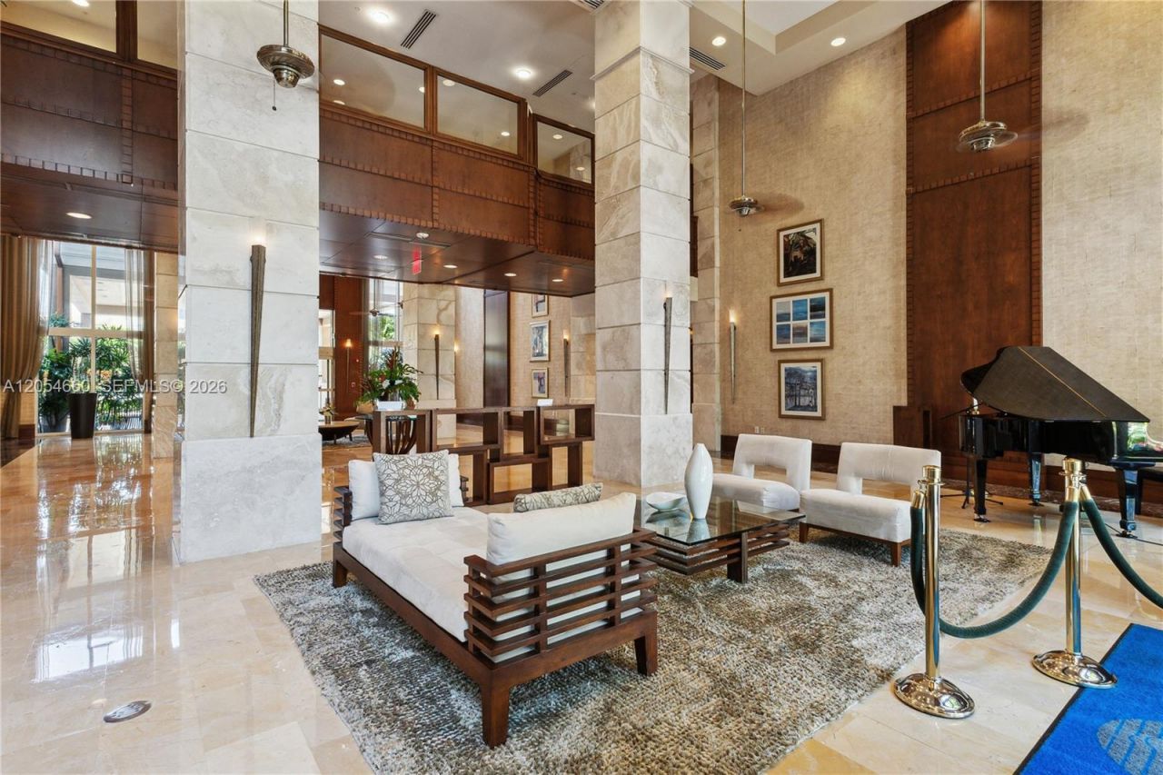 19501 W Country Club Dr , Unit 2506, Aventura, FL 33180 Photo