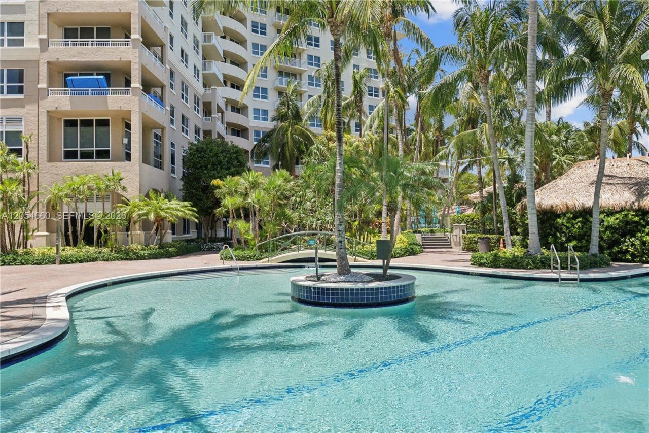 19501 W Country Club Dr , Unit 2506, Aventura, FL 33180 Photo