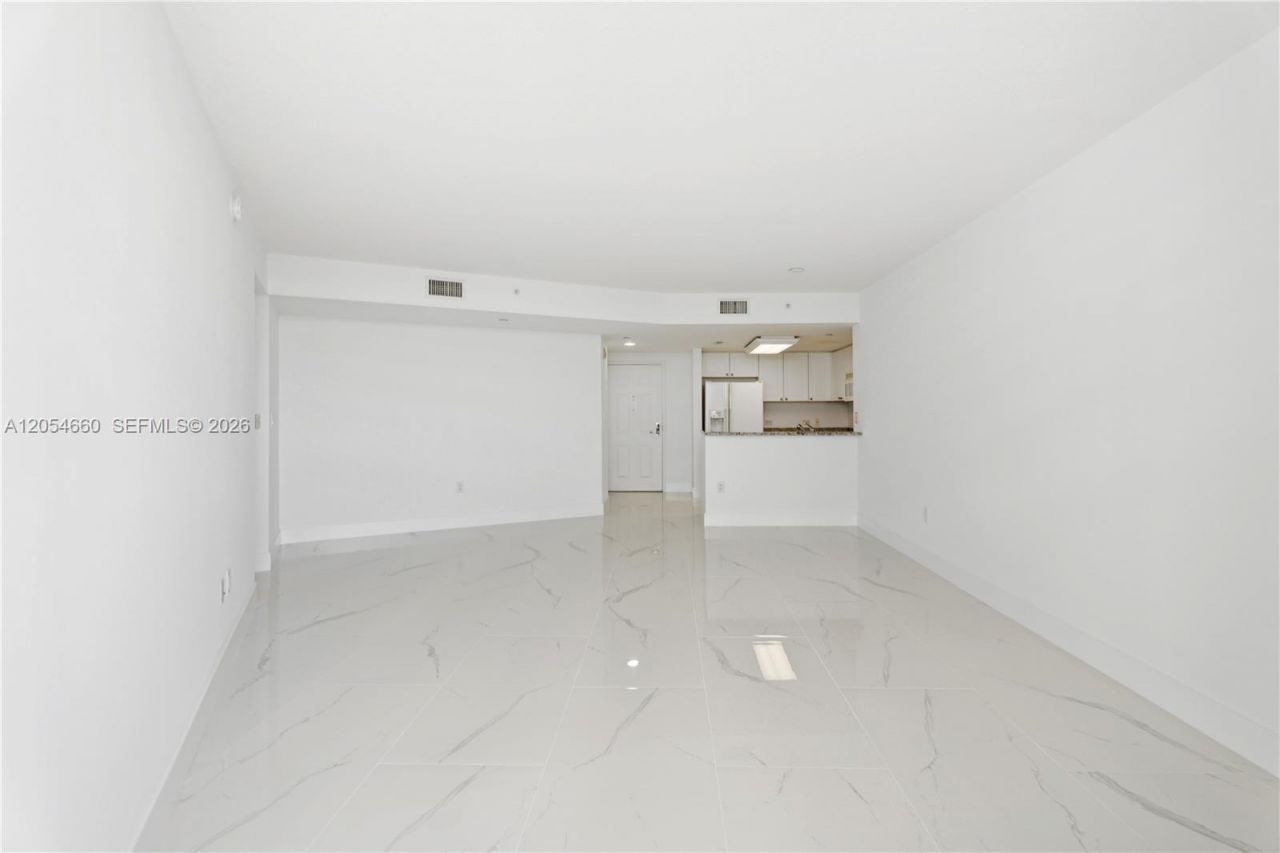 19501 W Country Club Dr , Unit 2506, Aventura, FL 33180 Photo