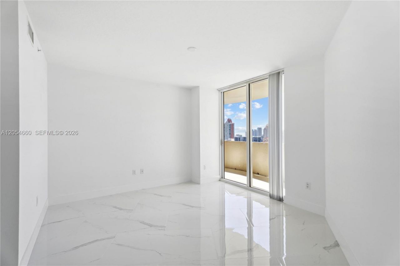 19501 W Country Club Dr , Unit 2506, Aventura, FL 33180 Photo