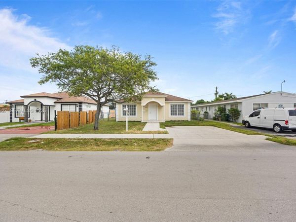 841 NW 10th St , Hallandale Beach, FL 33009