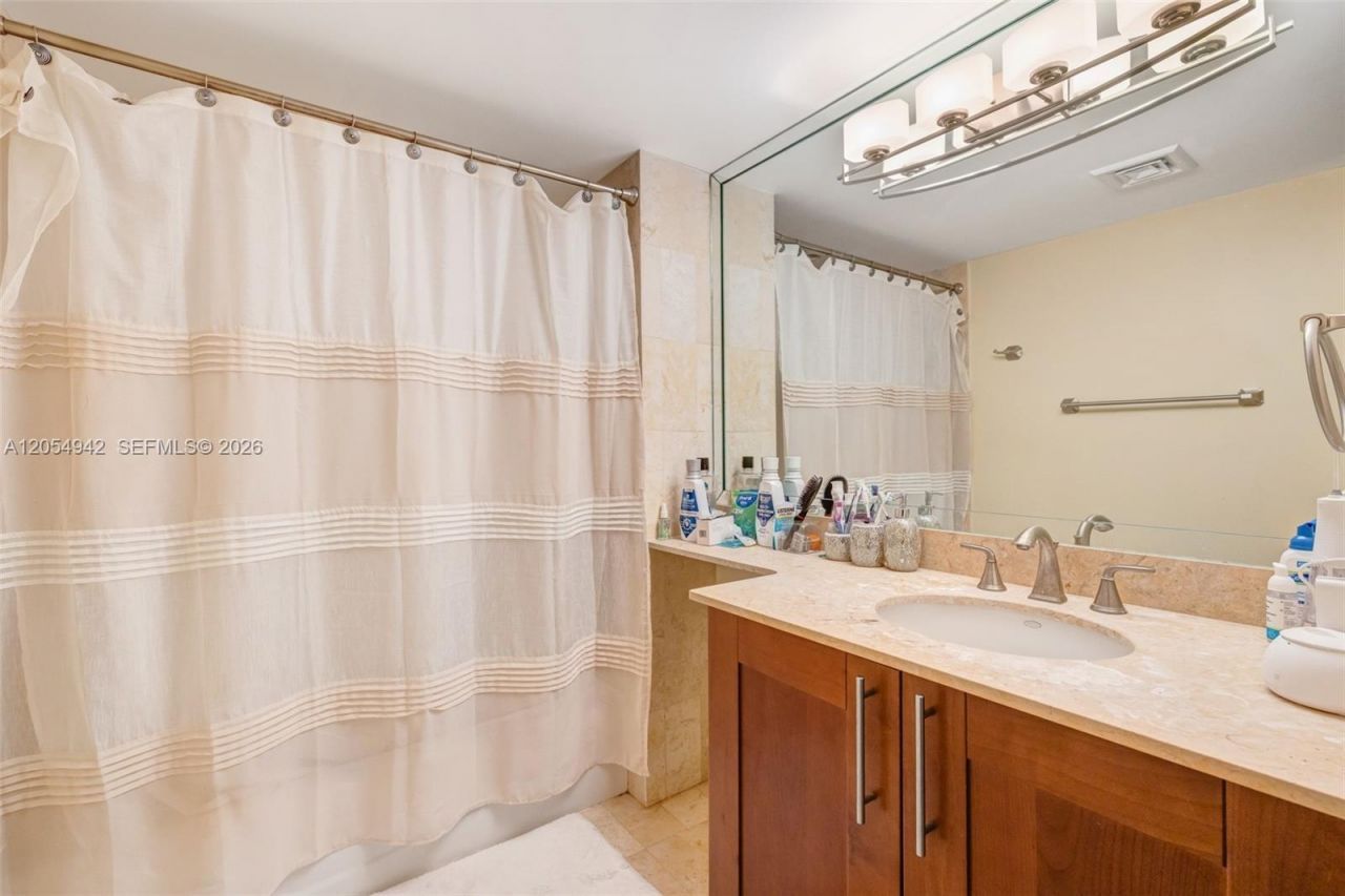 9499 Collins Ave , Unit 607, Surfside, FL 33154 Photo