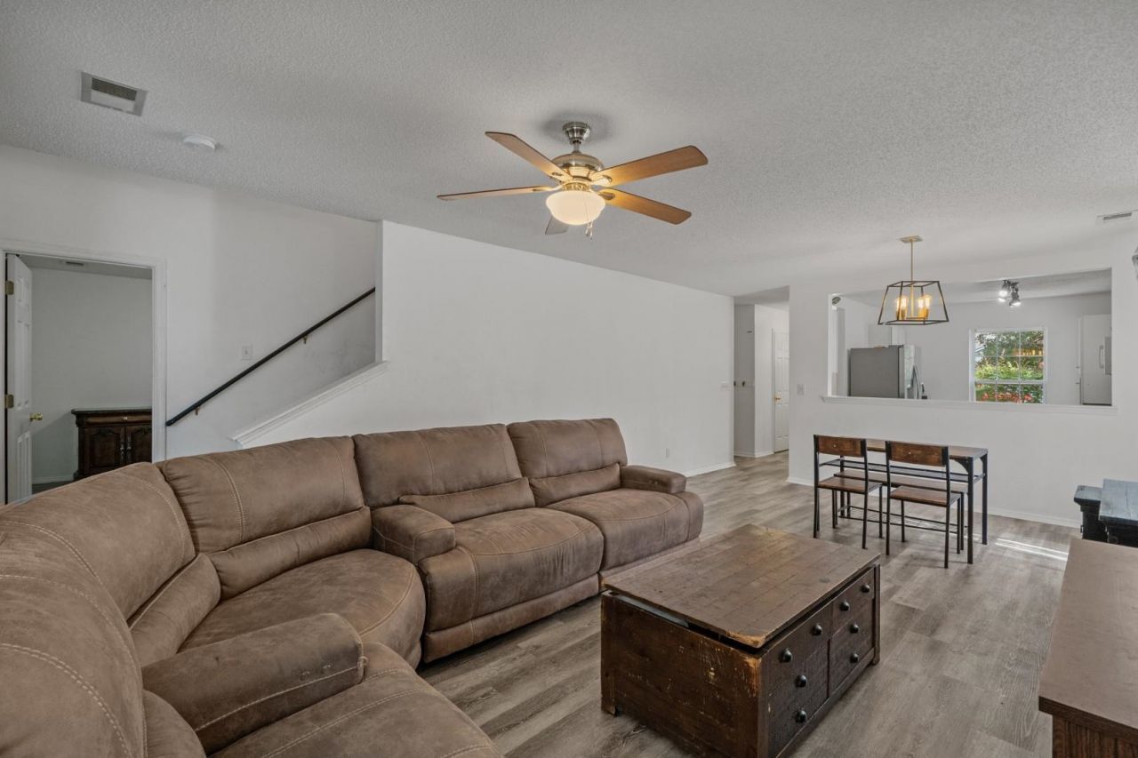 121 Bellegrove Dr.  Photo 11