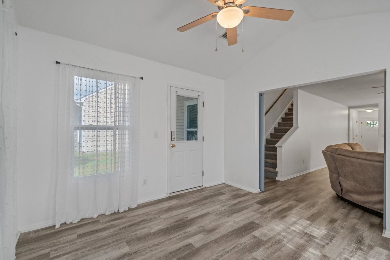 121 Bellegrove Dr.  Photo 13