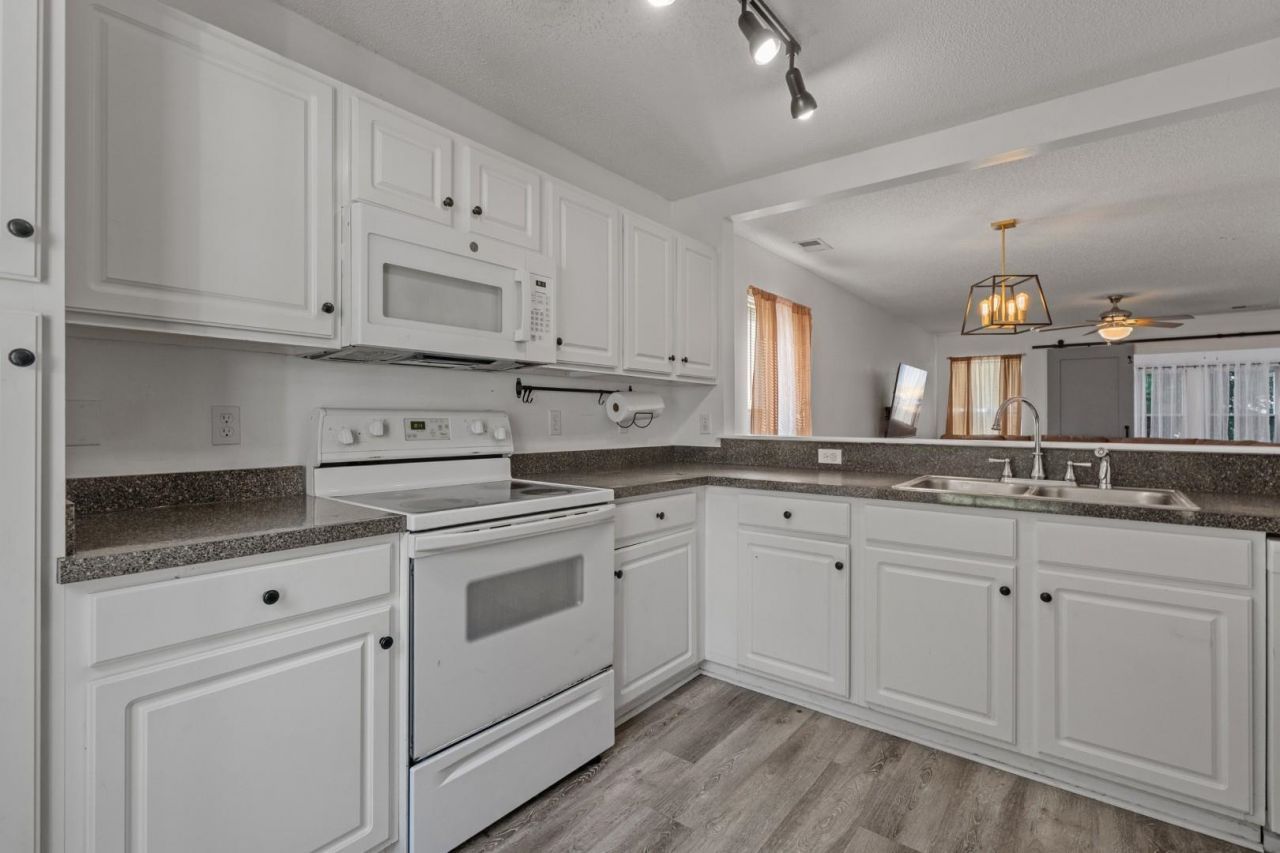 121 Bellegrove Dr.  Photo 17