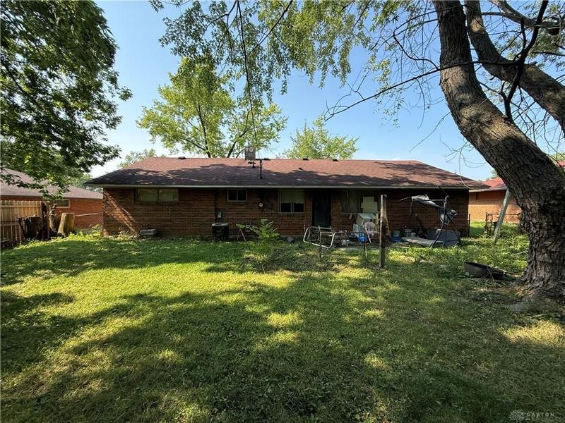 5524 Shady Oak Street, Huber Heights, OH 45424 Photo 2