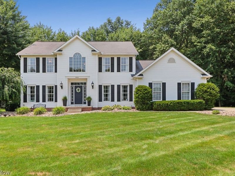 2915 Ashwood Drive, Alliance, OH 44601 Photo 2