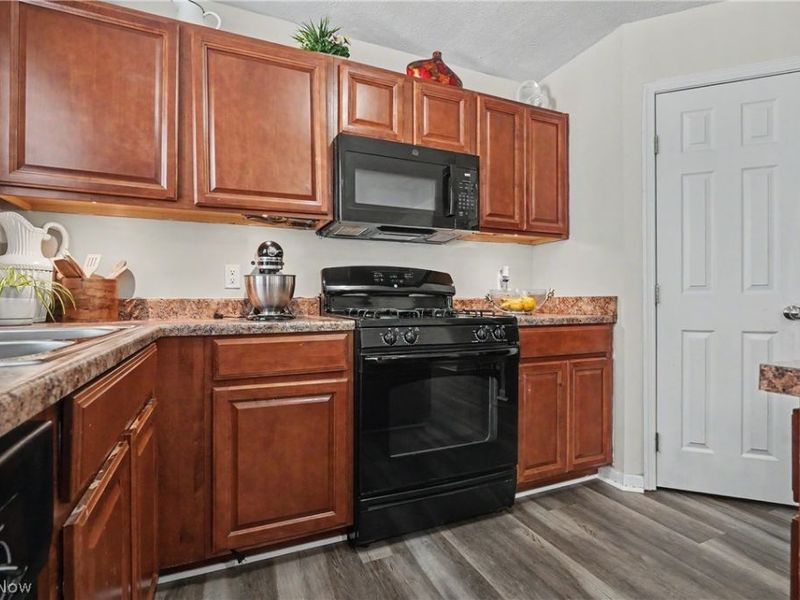 8794 Kelly Lane , Streetsboro, OH 44241 Photo 6
