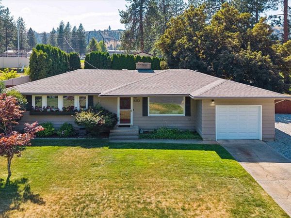 8213 N Whitehouse Dr, Spokane, WA 99208